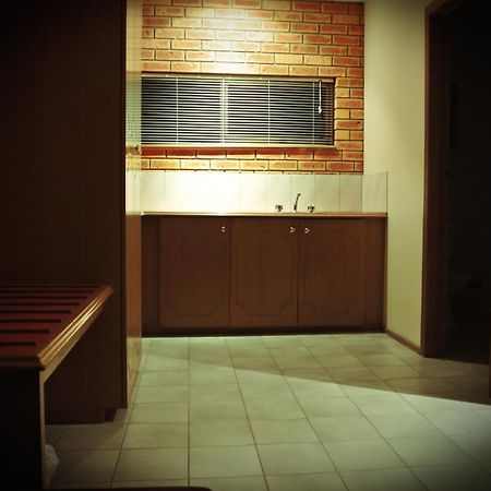 Eltham Motor Inn Melbourne Bagian luar foto