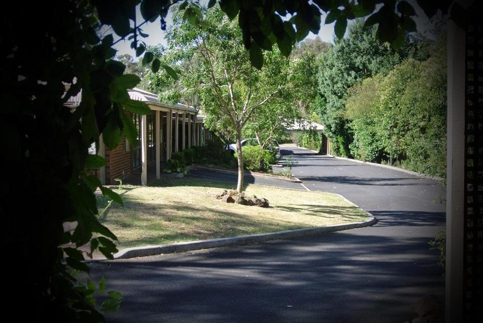 Eltham Motor Inn Melbourne Bagian luar foto