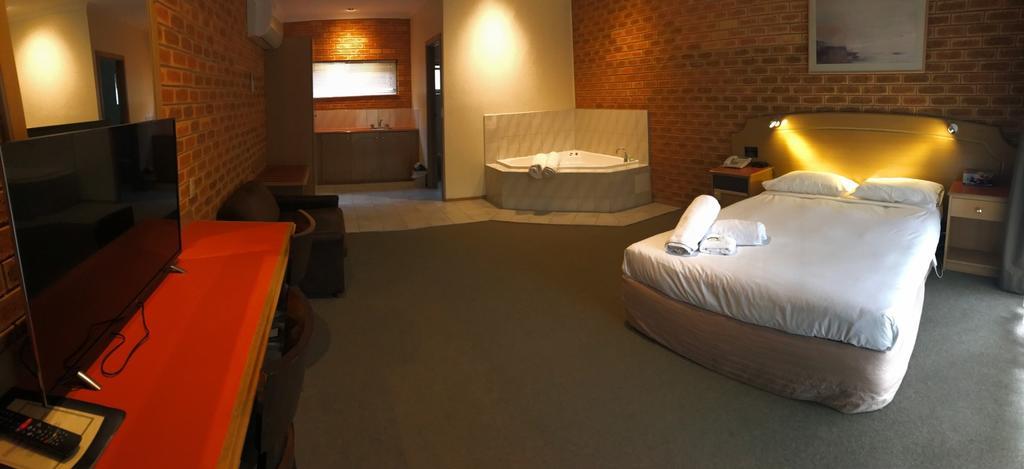 Eltham Motor Inn Melbourne Bagian luar foto