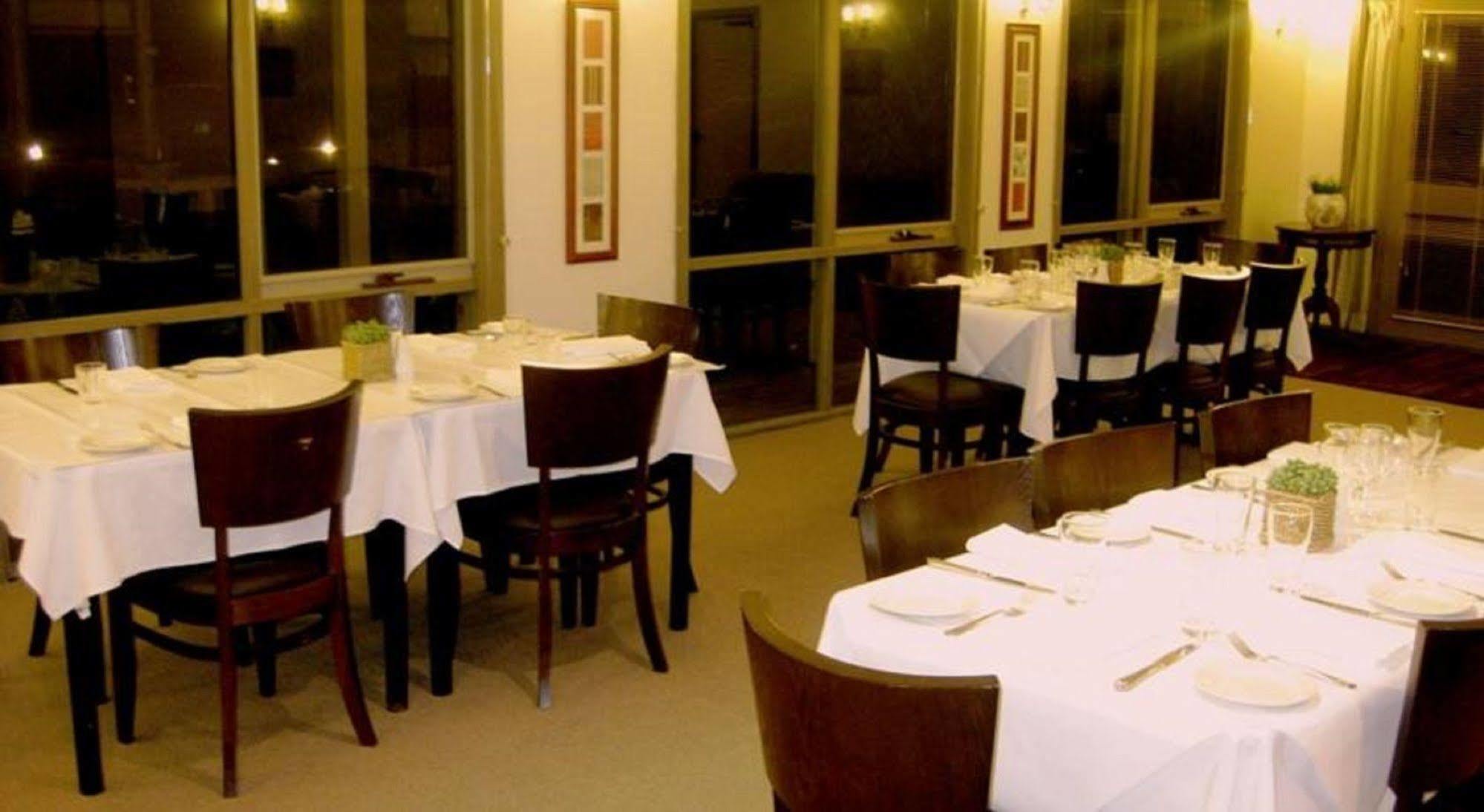 Eltham Motor Inn Melbourne Bagian luar foto
